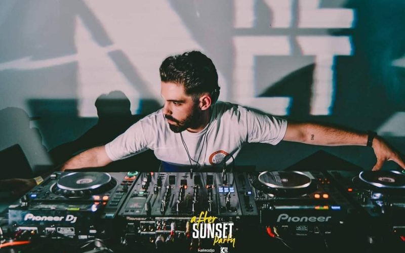 Pressão Sonora (Mais Baixo) - Striker