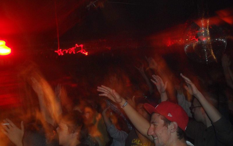 Pressão Sonora (Mais Baixo) - MBPS100 [Mais Baixo Live]